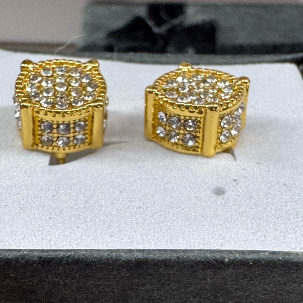 CZ MICRO NAIL GOLDTONE STUD EARRINGS BOXED ANS READY TO GIFT - Picture 10 of 12